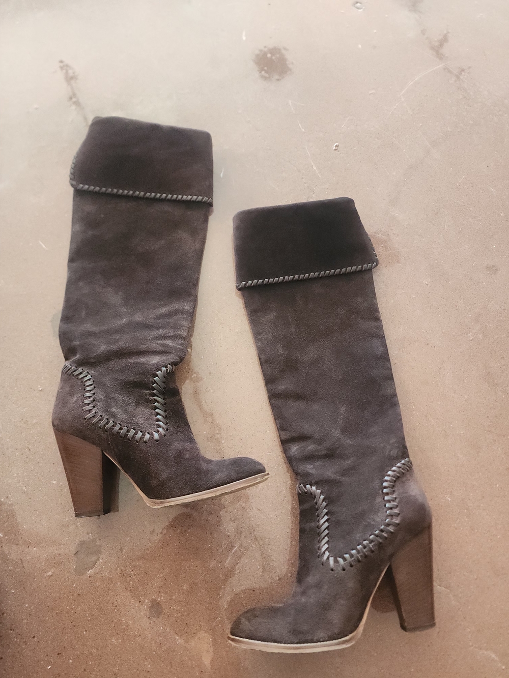Knee-High Suede Heeled Boots in Dark Brown